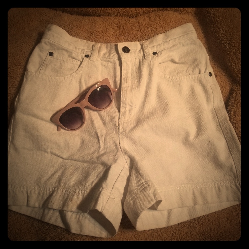 **(BUY 2 + 1 FREE)** Cotton White shorts